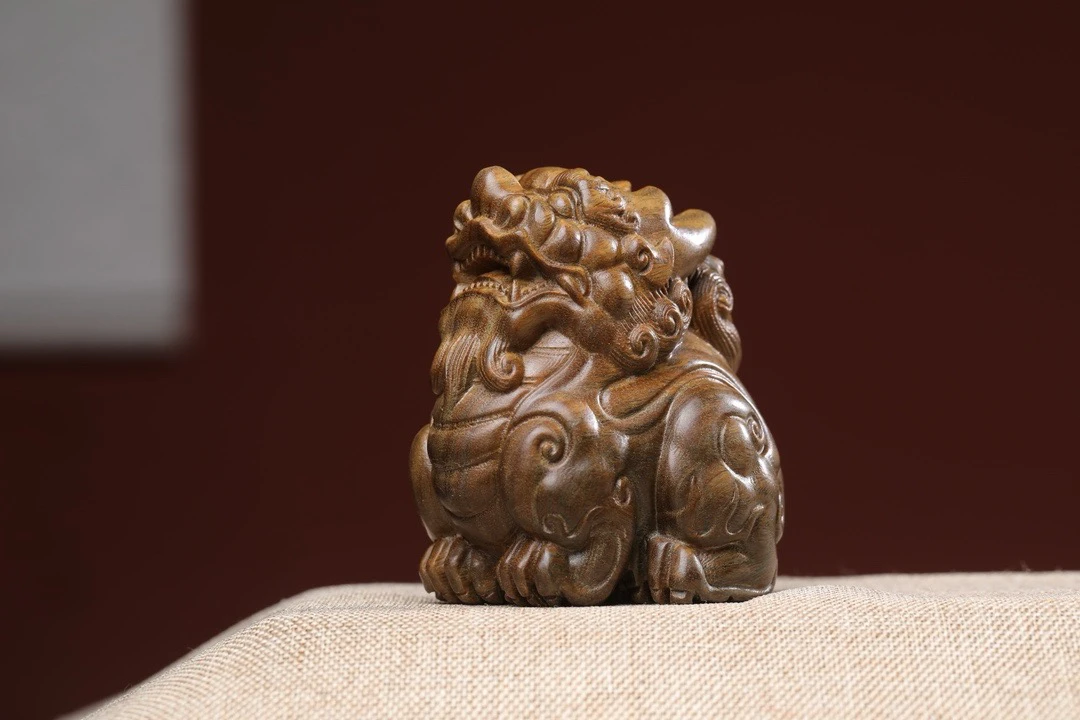 天然绿檀木雕胖墩貔貅创意文玩手把件家居装饰品桌面工艺品摆件