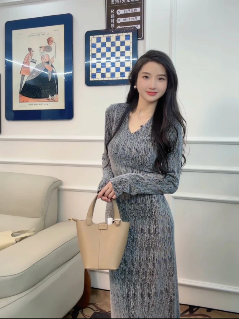 D131轻奢显瘦气质连衣裙长袖时尚·精致·收腰早秋款女装连衣裙