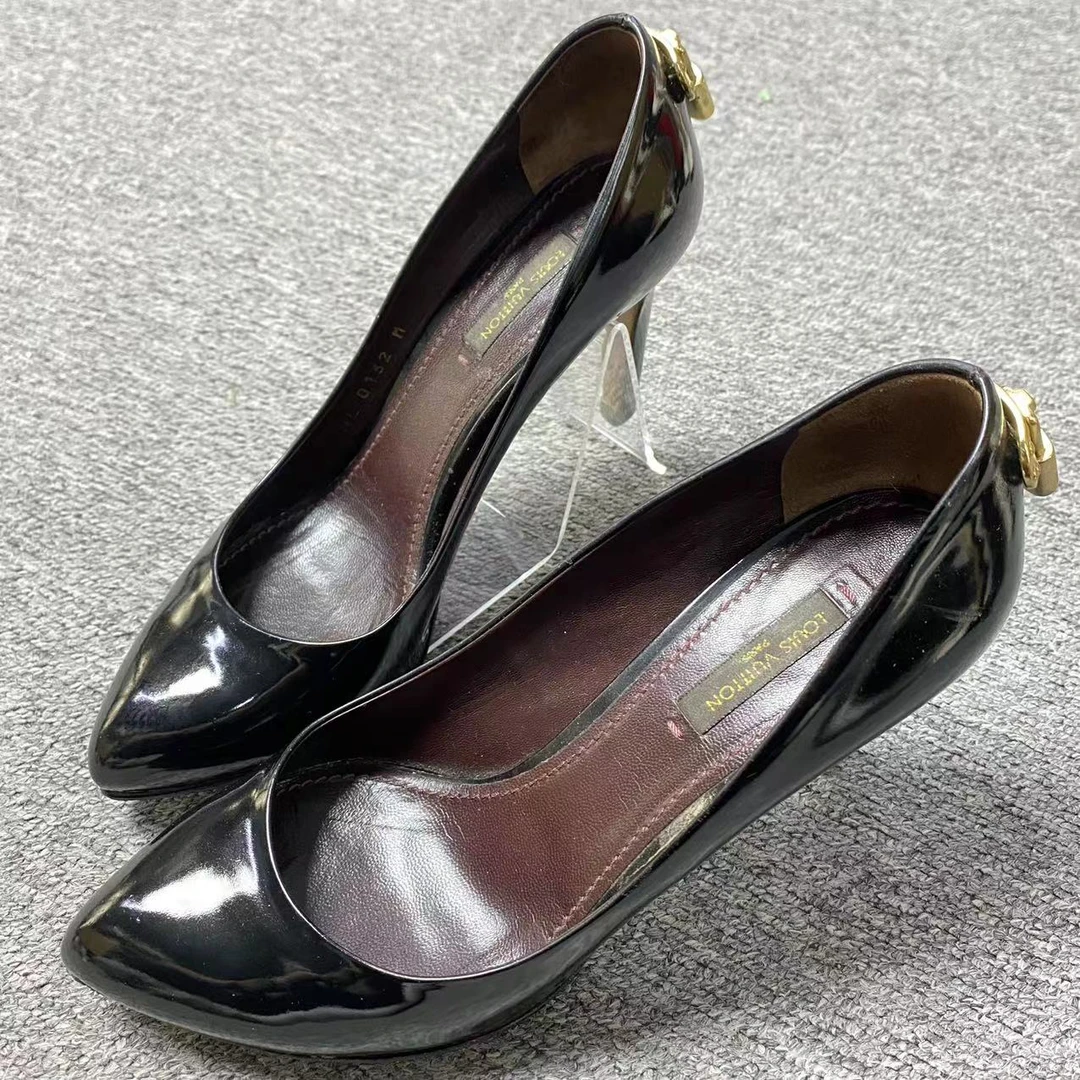 LouisVuitton/路易威登诺曼女鞋折扣 黑色锁扣高跟鞋 35.5码 202