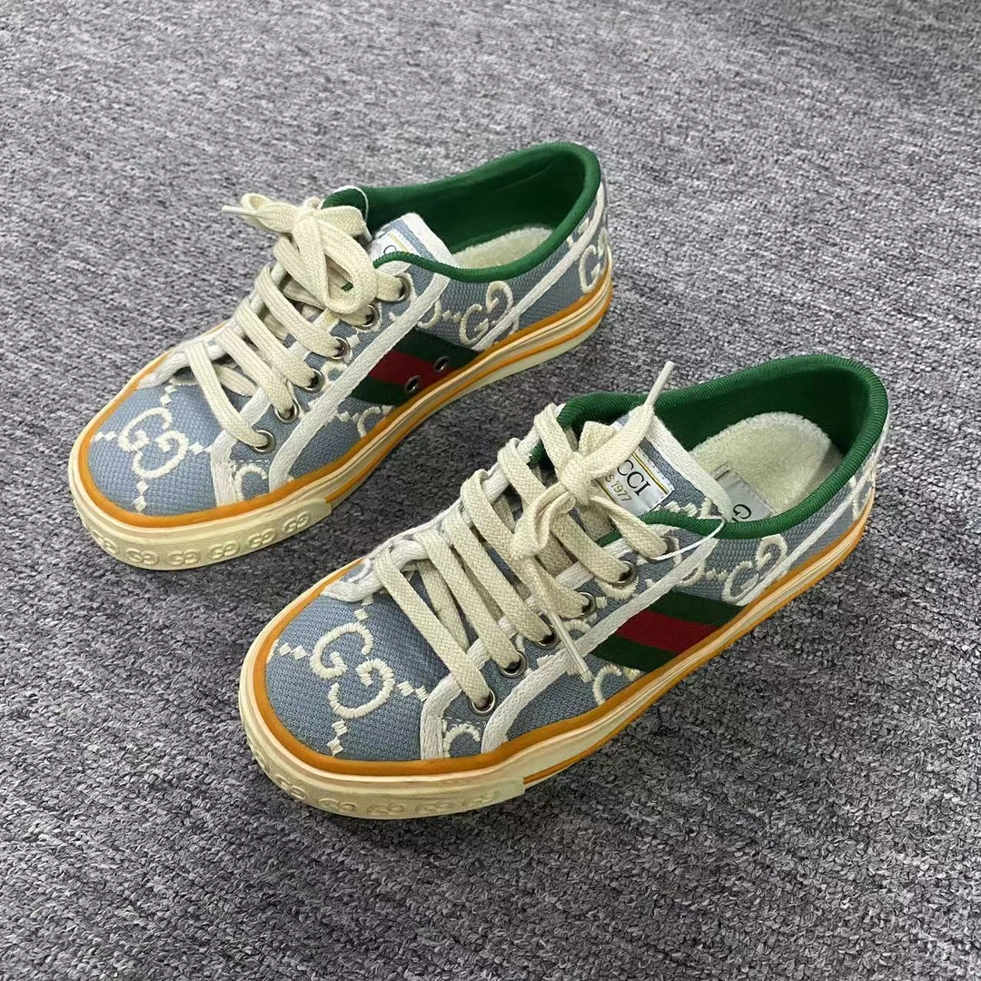 GUCCI/古驰诺曼女鞋折扣 湖水蓝刺绣休闲1977系列板鞋 34码 1422
