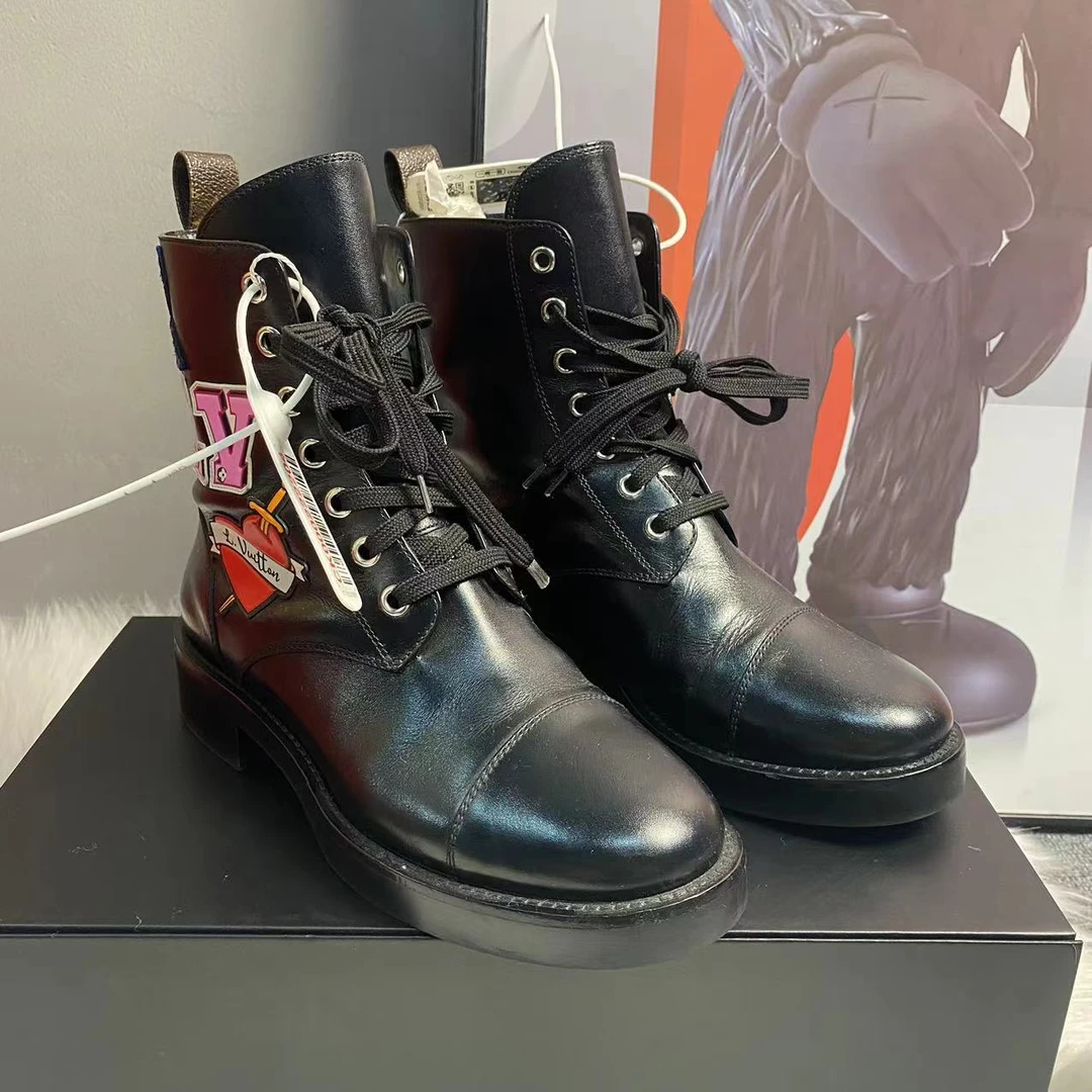 LouisVuitton/路易威登【noman女鞋折扣】黑色百搭涂鸦马丁靴 177