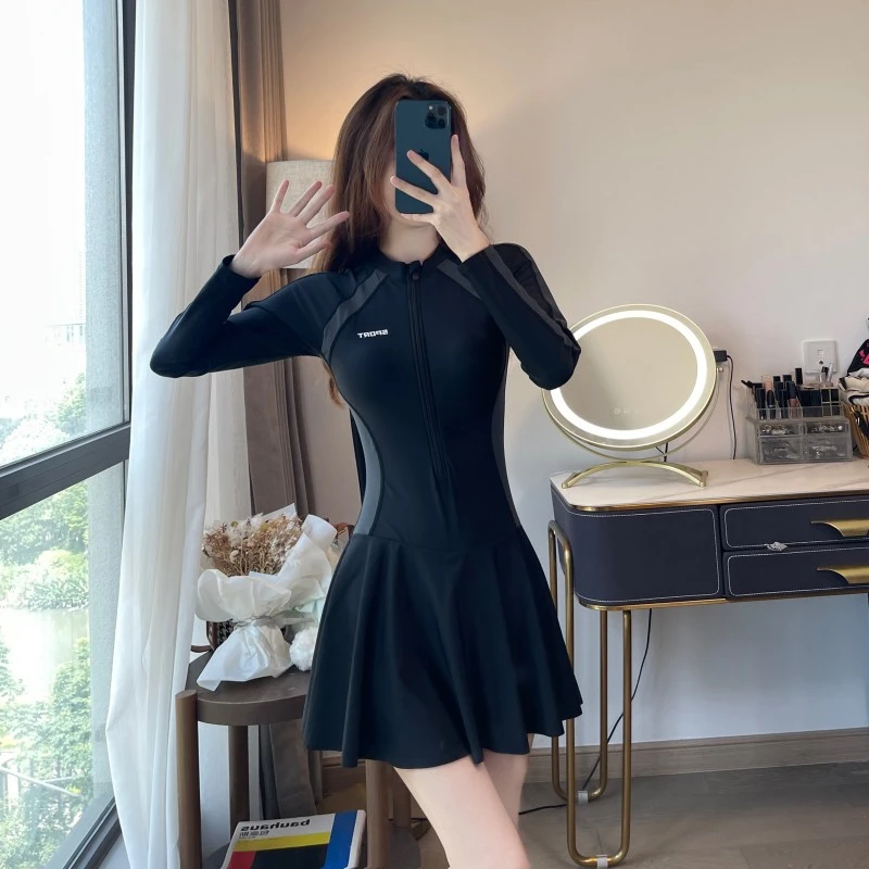 连体黑色游泳衣遮肚显瘦裙式泳装玩水泳衣长袖保守竞技专业游泳装
