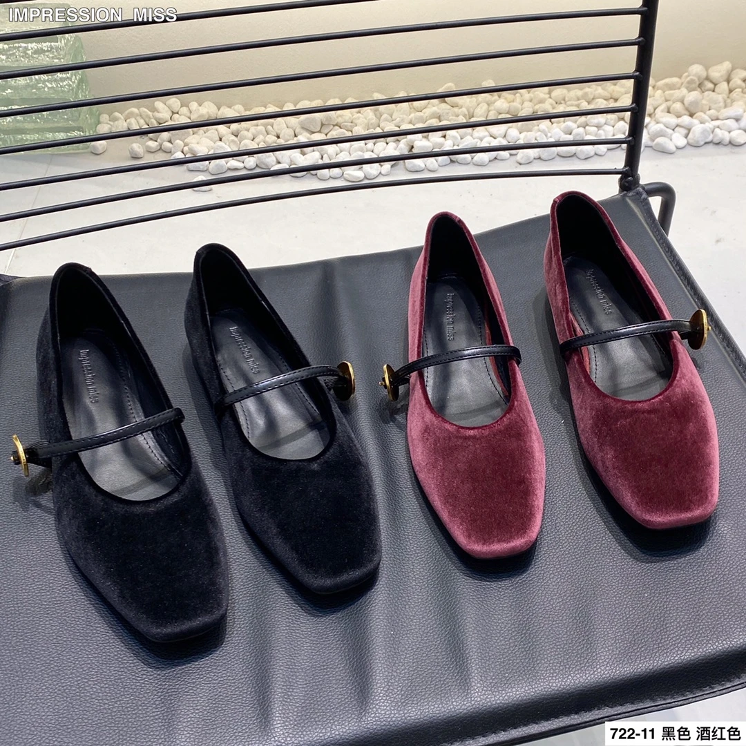 （722-11）时尚百搭平底单鞋