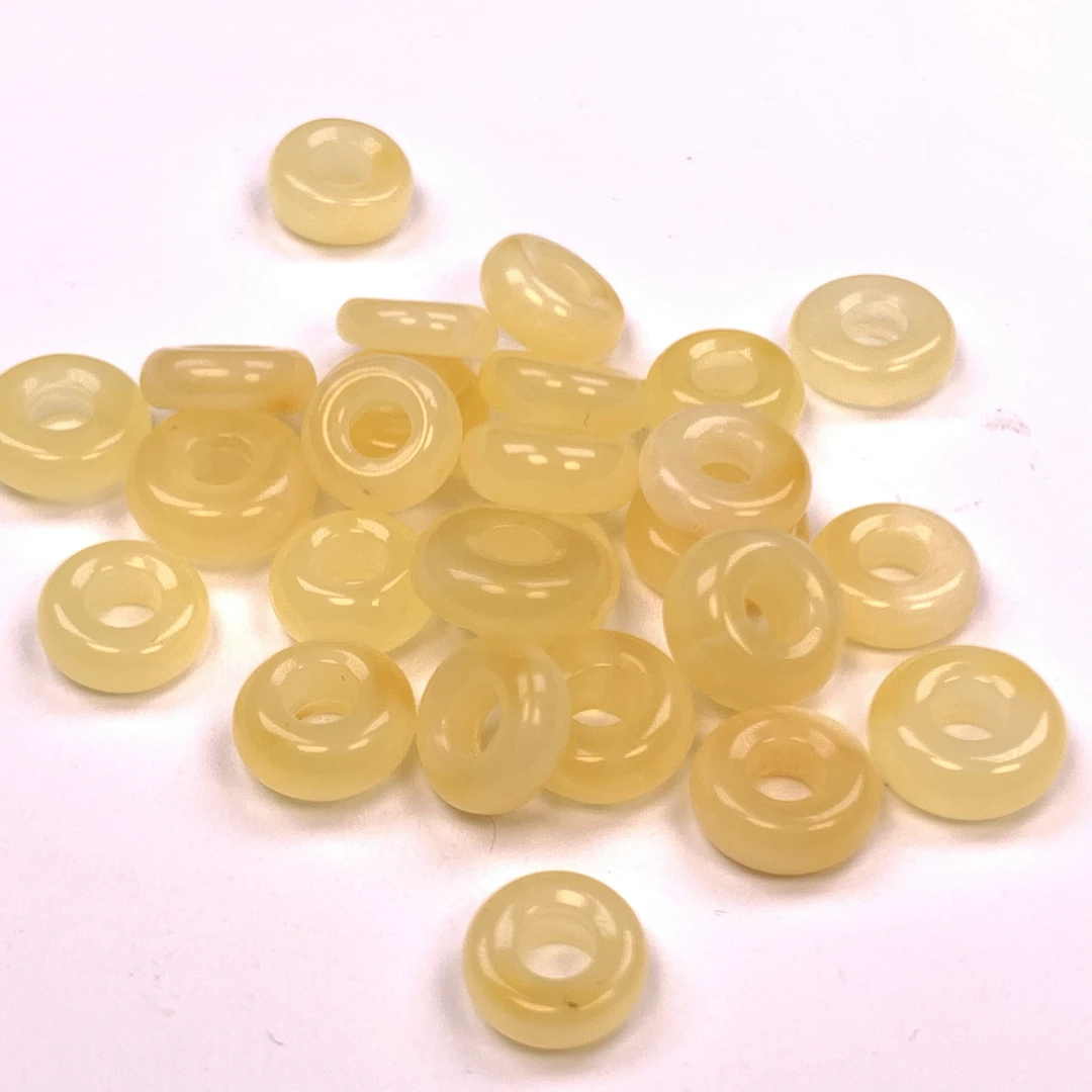 天然原矿俄料蜜蜡小扣子 隔片 尺寸7mm+一颗多样性发货其中一件