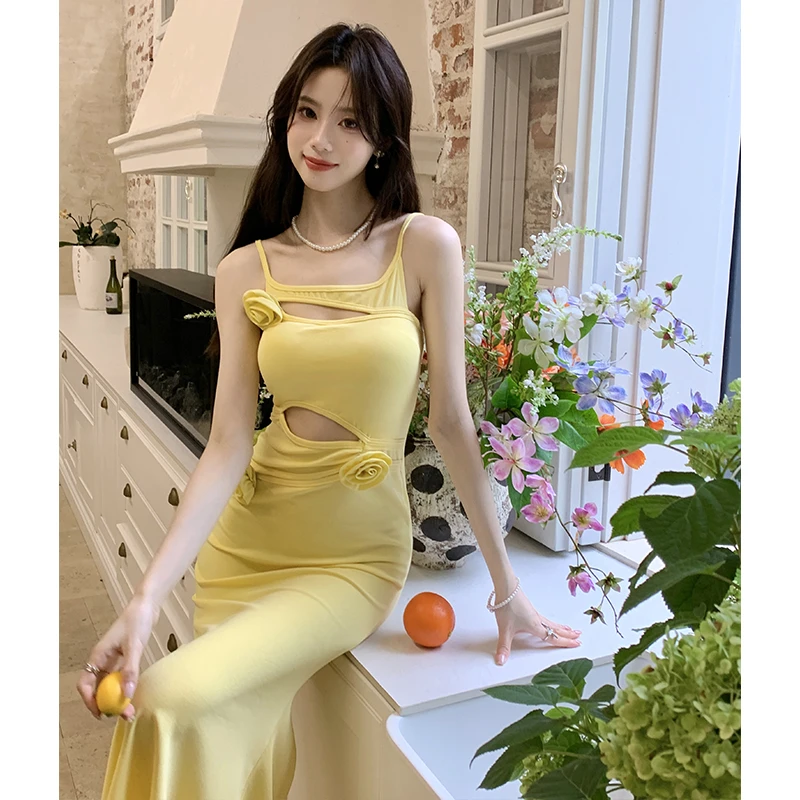 2025夏季新款性感镂空辣妹连衣裙纯欲立体花朵设计感修身显瘦长裙