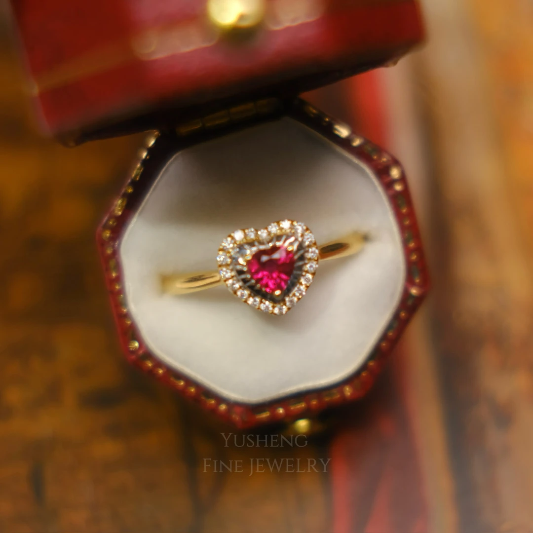 18K金镶嵌天然红宝石戒指
