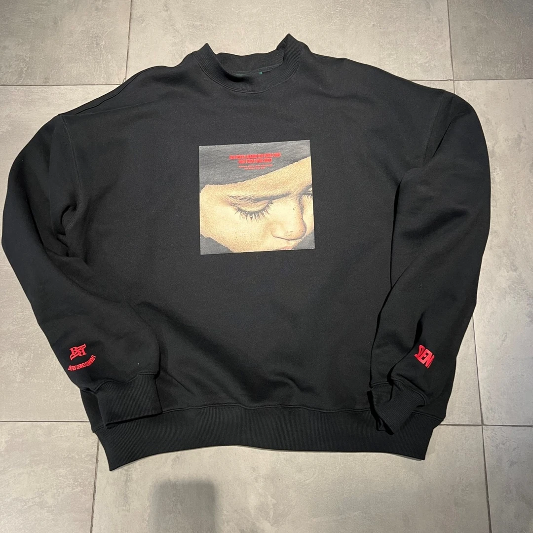 Rx黑色廓形人像肖像圆领卫衣