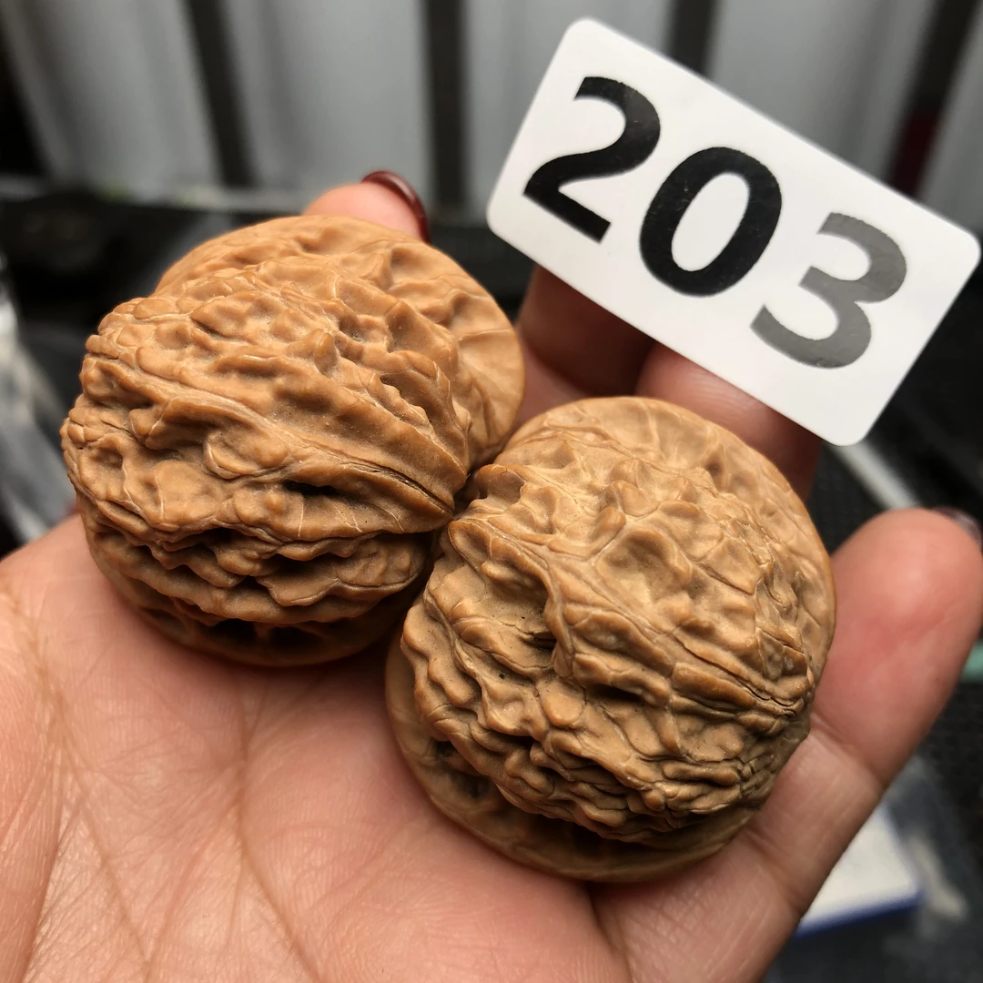 39尺磨盘狮子头矮桩小核桃小手捻文玩核桃