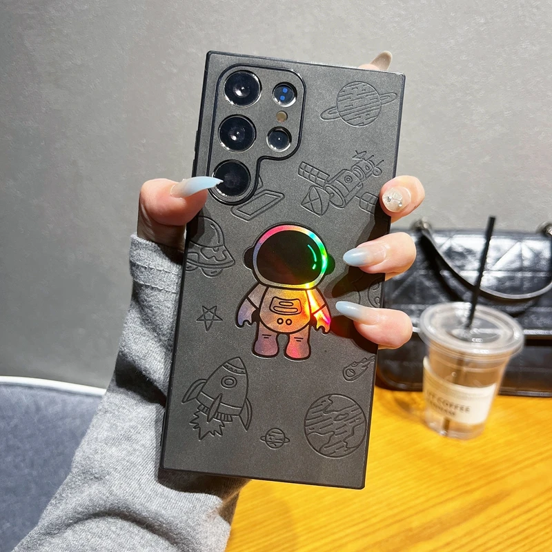 潮牌镭射宇航员适用三星s22ultra手机壳新款防摔s23ultra个性创意