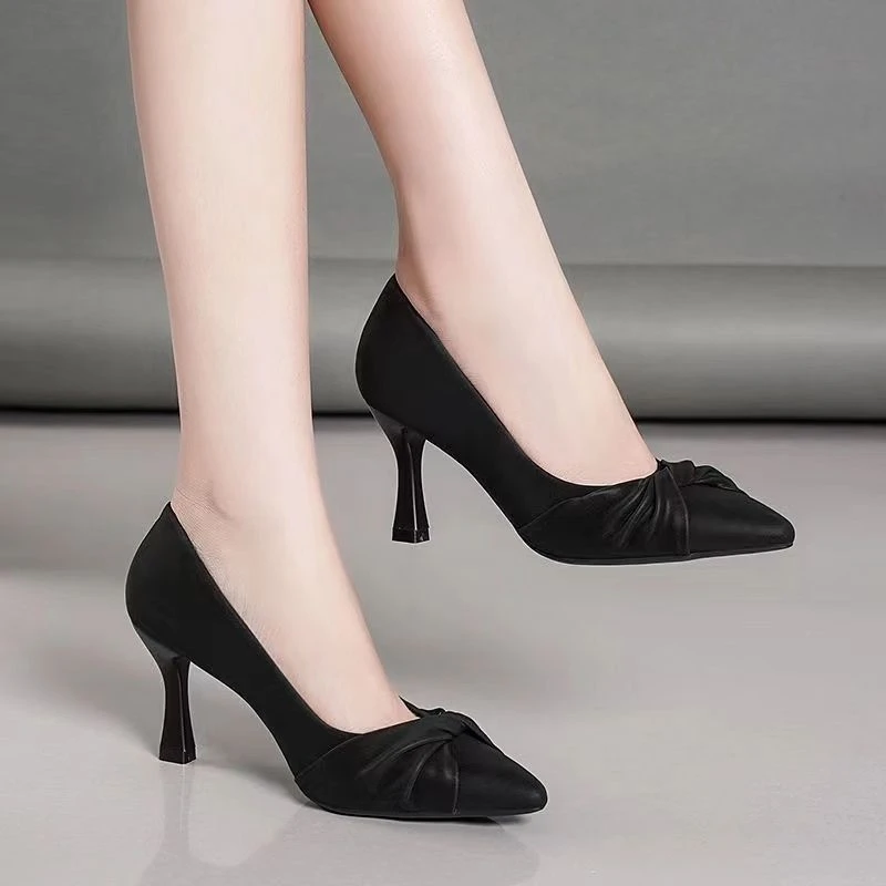 2024舒适软皮春秋细跟单鞋女高跟尖头职业工作鞋中跟上班正装礼仪