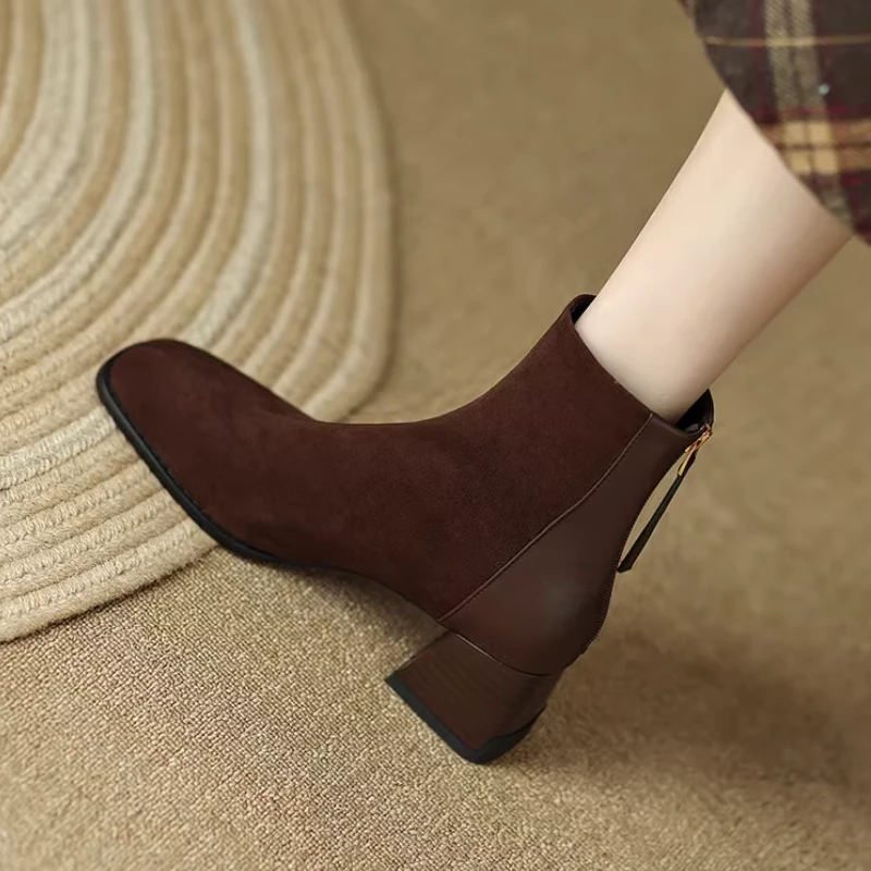 法式棕色真软皮粗跟切尔西短靴女2024秋冬款高跟复古磨砂时装踝靴