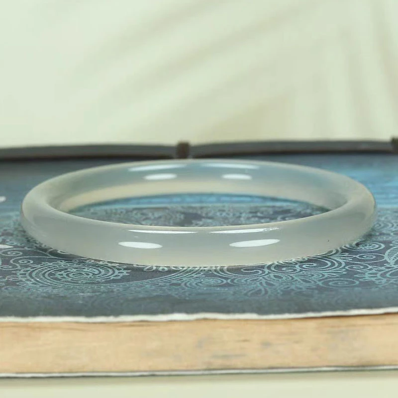 天然玛瑙玉髓浅香槟色8mm手镯冰透复古高级感送女朋友一物一证书