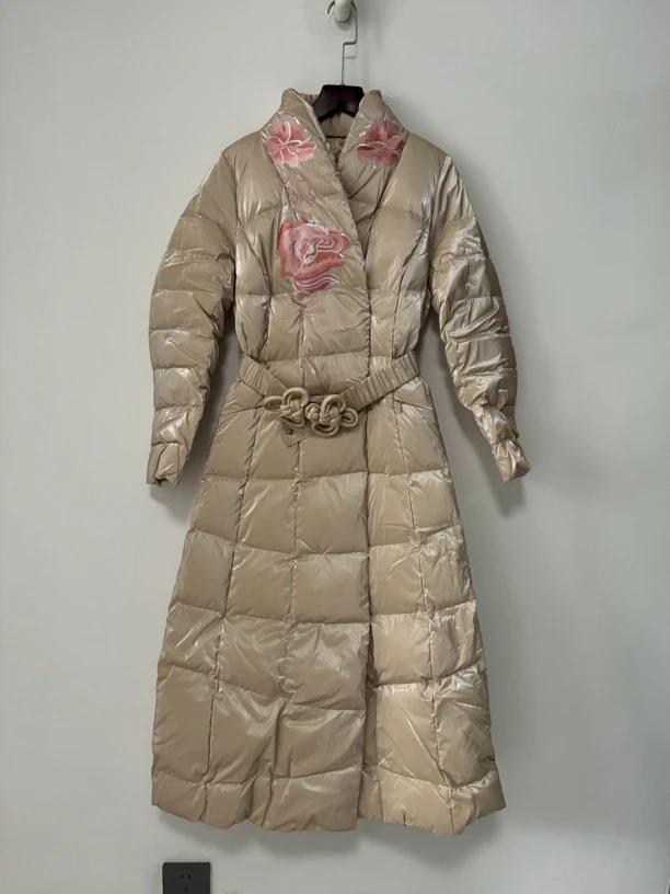 专柜·(全M)  大毛领修身气质显瘦长款羽绒服