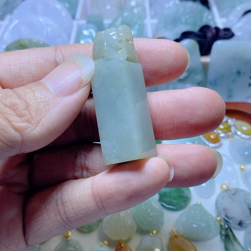 【闪购商品】翡翠颈饰未镶嵌挂件