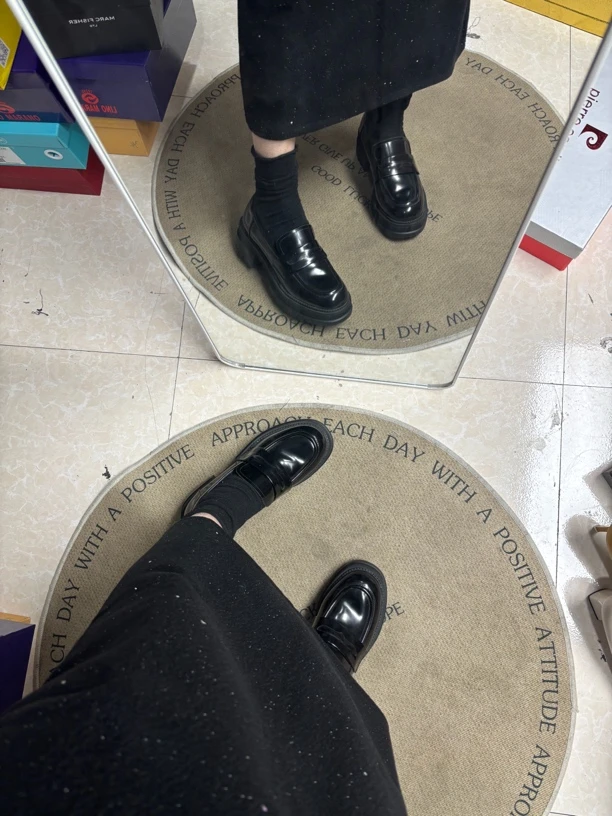 556开边珠牛皮简约版黑色厚底乐福鞋里外全皮，默认微瑕！