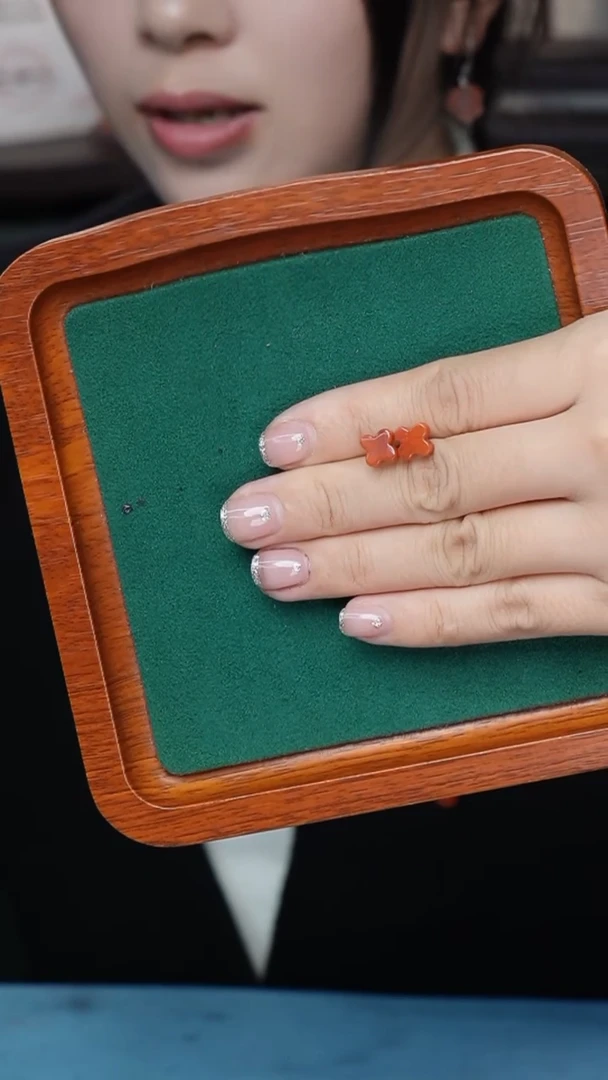 【闪购商品】南红玛瑙四叶草耳钉银S925镶嵌四叶草耳钉