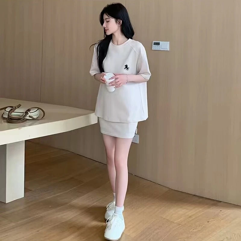 2024夏季韩版孕妇宽松运动风圆领短袖+防走光短裙套装两件套