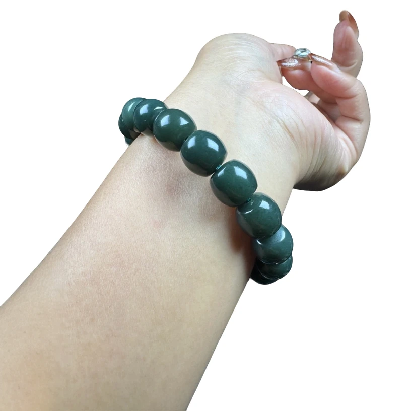 新疆和田玉沙枣青苹果珠卡12，精美时尚玉手串国风绿色民族风复古