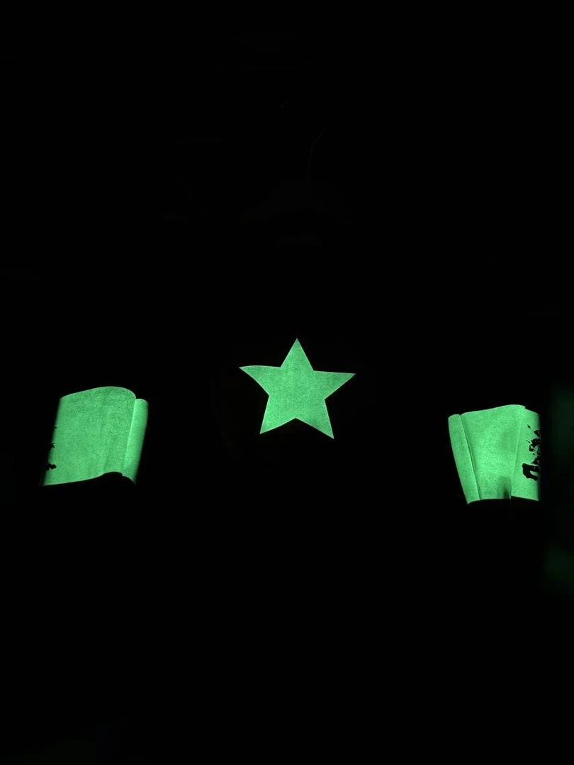 亿洋潮牌童装“气氛小哥”儿童限量款加绒卫衣B5653