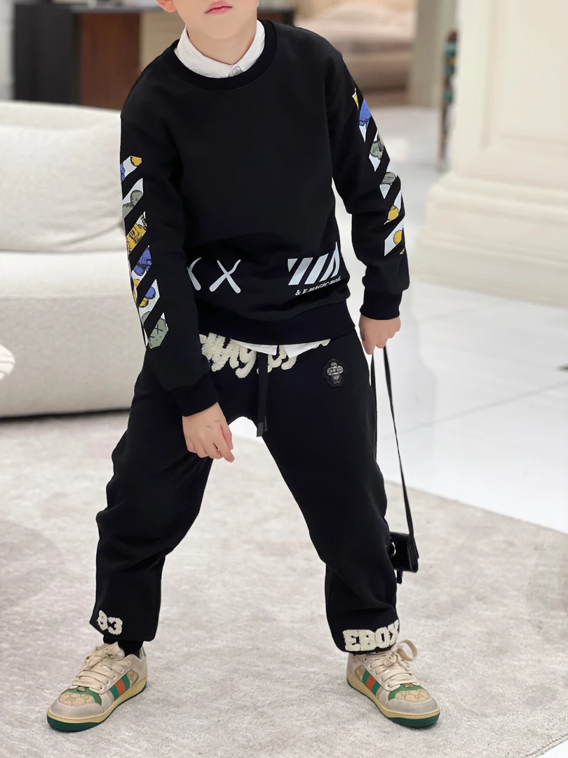 亿洋潮牌童装“定制飞行”儿童限量款卫衣53410