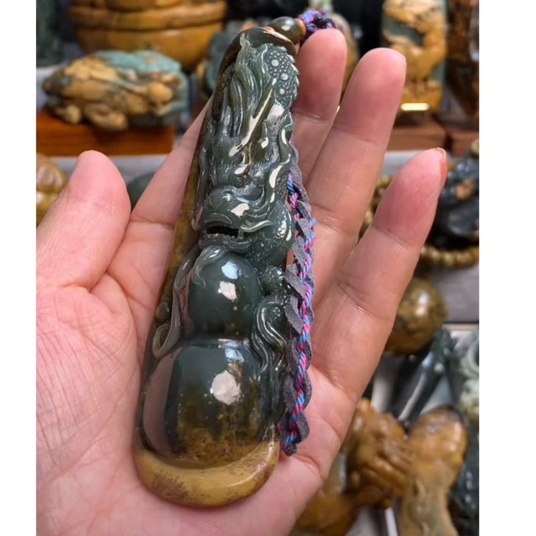 河磨玉透闪石质玉