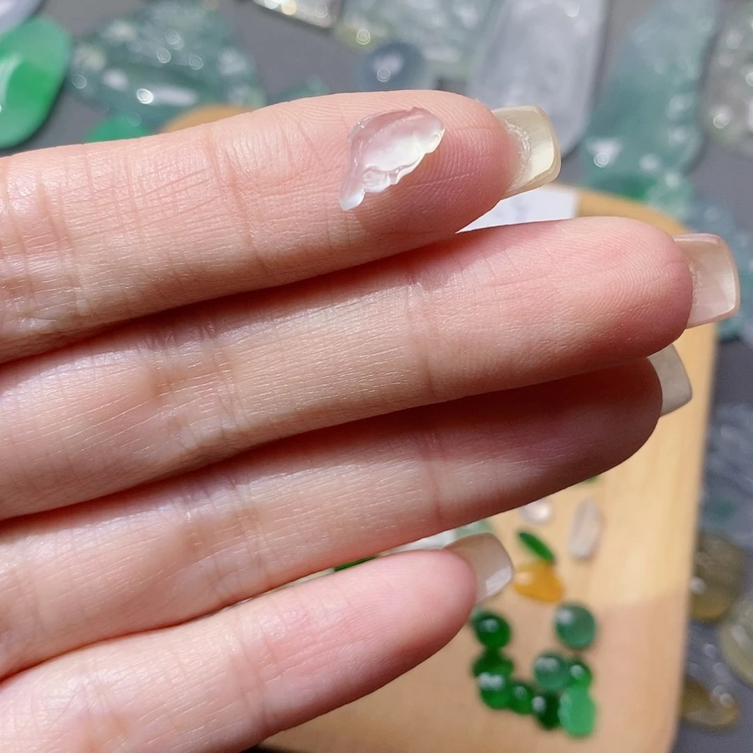 翡翠颈饰未镶嵌翡翠