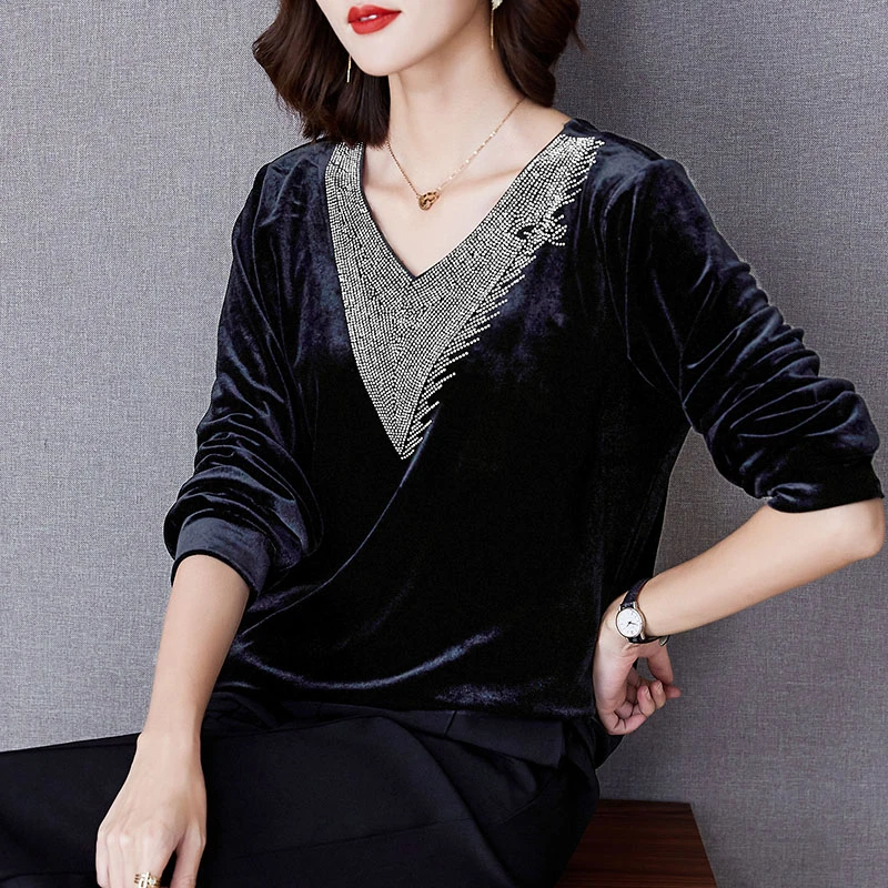 5260大码加绒打底衫女新款胖人女装V领烫钻丝绒遮肚显瘦上衣高档