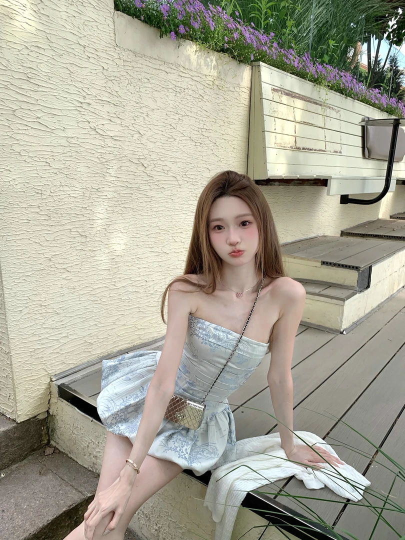 半香缇卡 提花面料抹胸连衣裙夏季辣妹纯欲设计感一字肩裹胸短裙