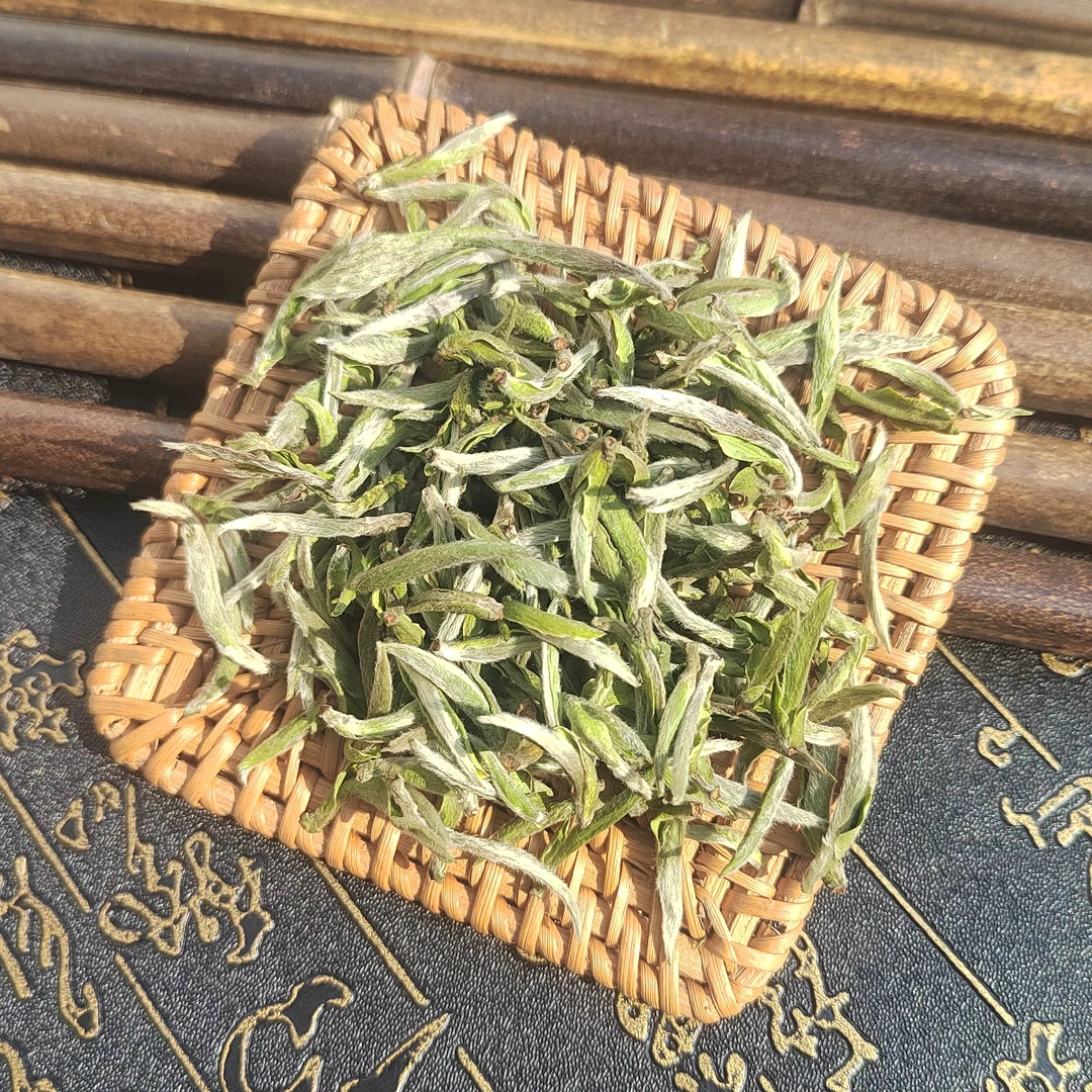 沉瑞香2024年头采荒山银针白毫银针福鼎白茶散茶盒包装日晒茶叶