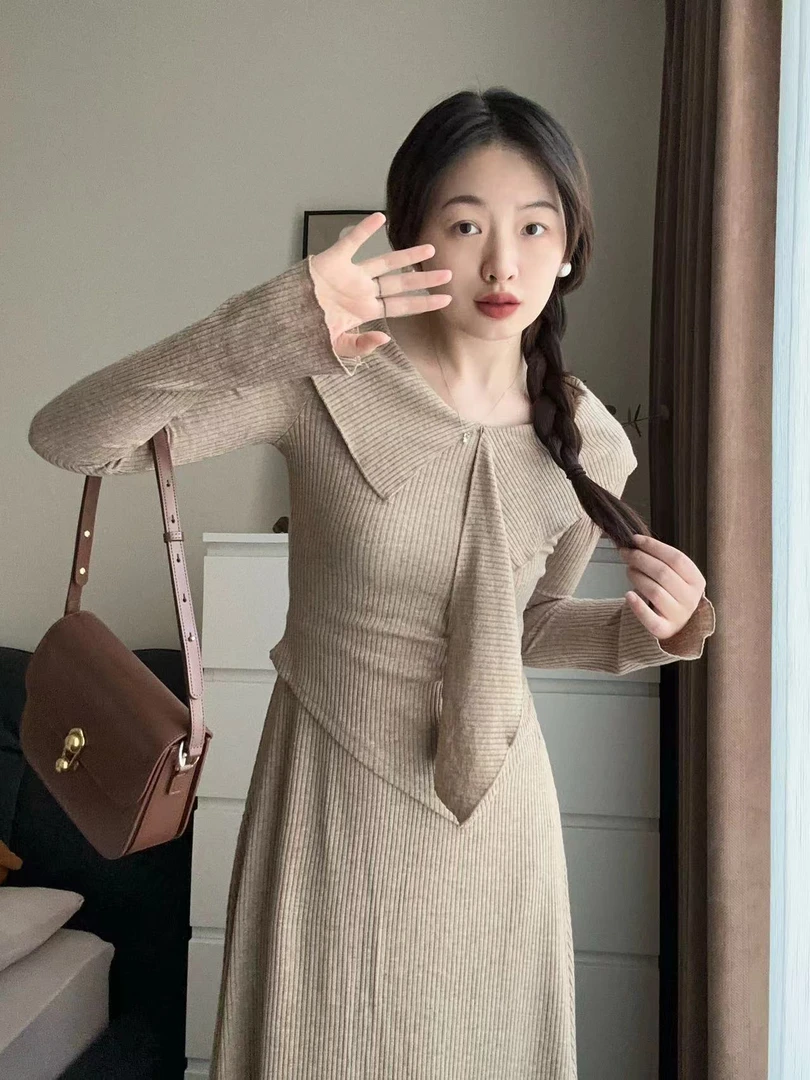 Something叁熏 秋季慵懒气质显瘦收腰黑色上衣+半裙套装