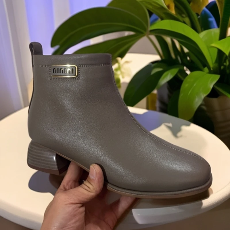 5602新款加绒头层牛皮粗跟气质短靴