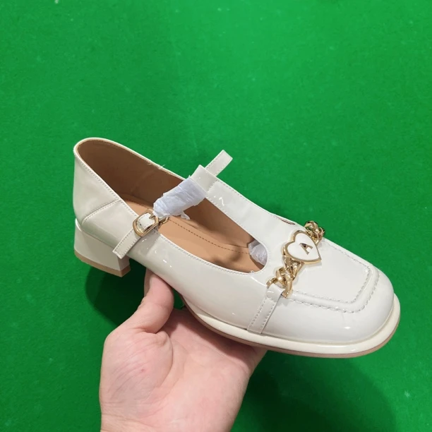 8062牛漆皮浅口单鞋