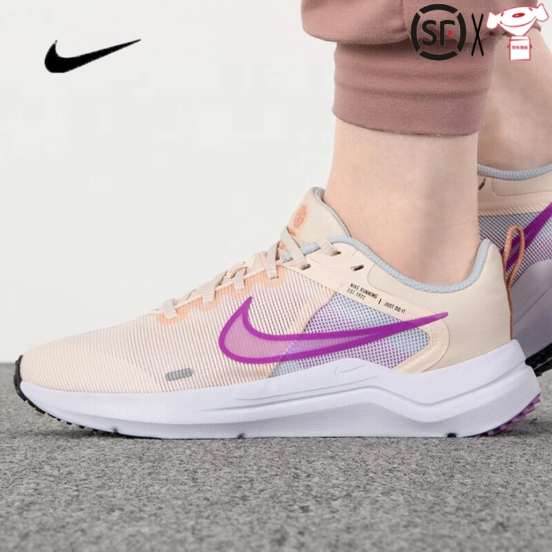 Nike/耐克 冰番石榴色休闲女子跑步鞋透气缓震轻便舒适运动慢跑鞋