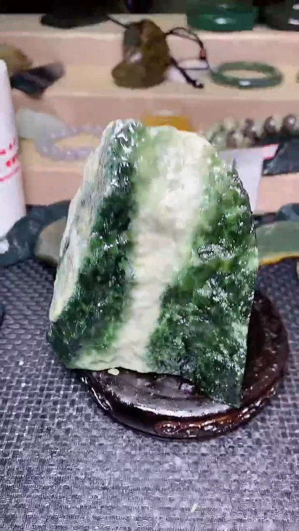 【闪购商品】和田玉300未镶嵌原石毛料有瑕疵
