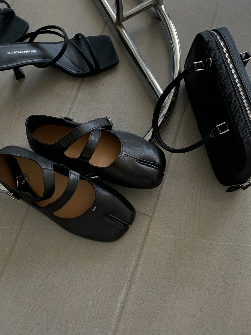 【朴大艺】法式复古黑色平底一字扣玛丽珍猪蹄分趾鞋软底单鞋X24821