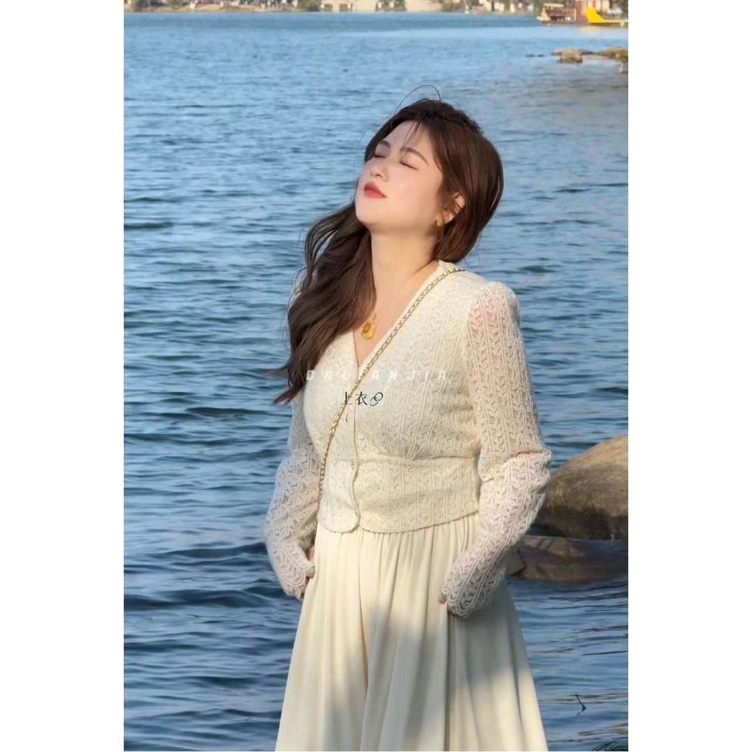 晶咕【岛屿假日】提花V领蕾丝打底小衫显瘦气质针织时尚法式