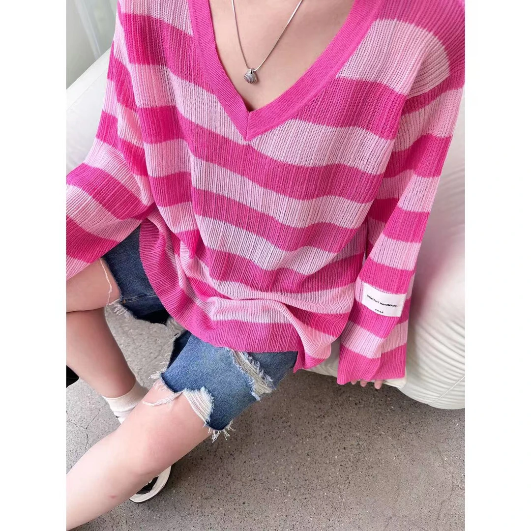 晶咕JGGU【多巴胺少女】V领撞色条纹开叉冰麻针织衫T恤时尚薄款