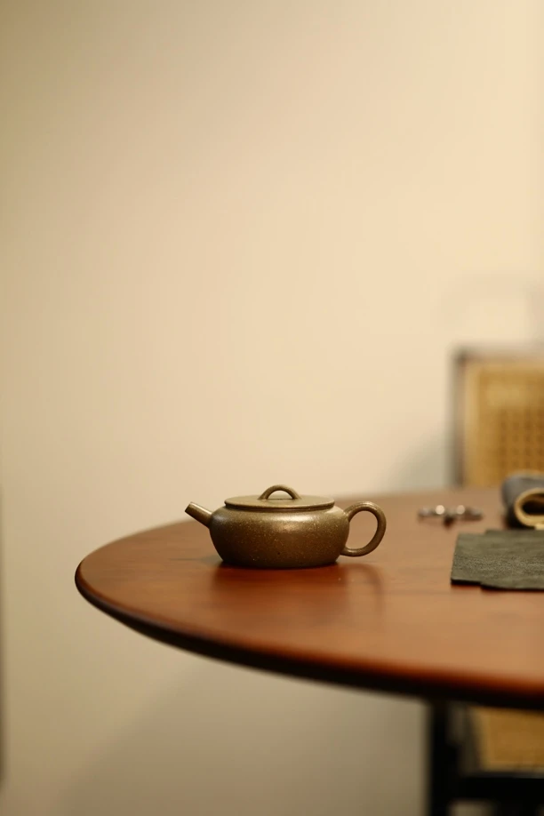 粗砂清灰段泥  大彬诗意壶 容量150毫升