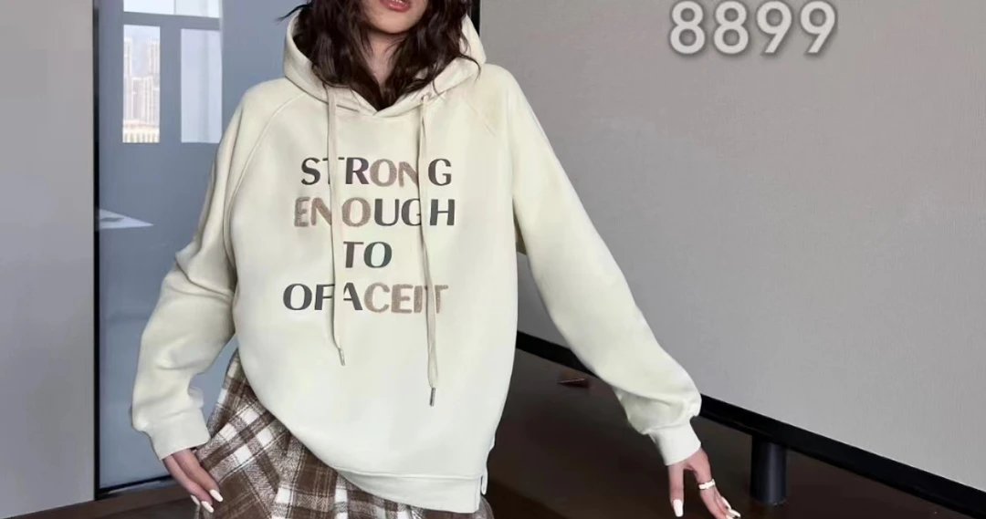 8899时尚刺绣印花字母连帽卫衣
