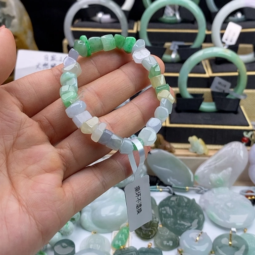 【闪购商品】翡翠颈饰未镶嵌