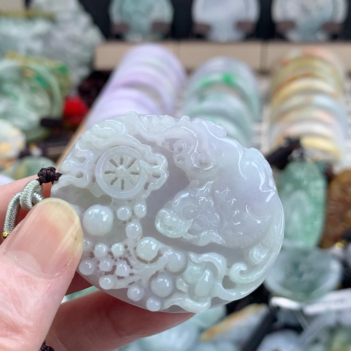 翡翠颈饰未镶嵌吊坠