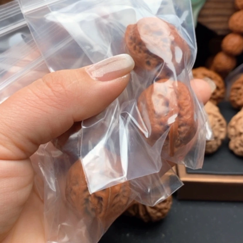 【闪购商品】桃核吊坠