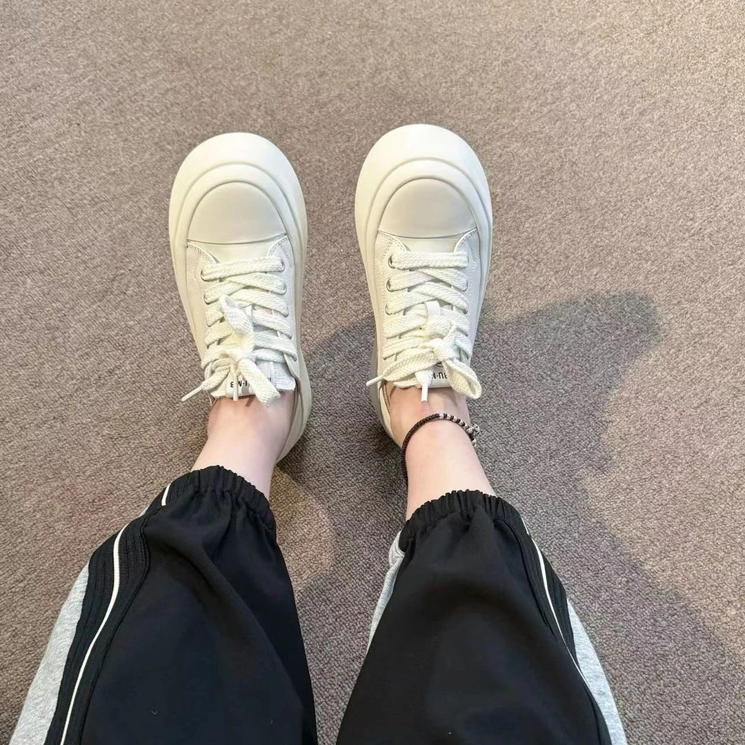 2024春季新品时尚百搭休闲女款小众ins减龄低帮潮流运动鞋888000