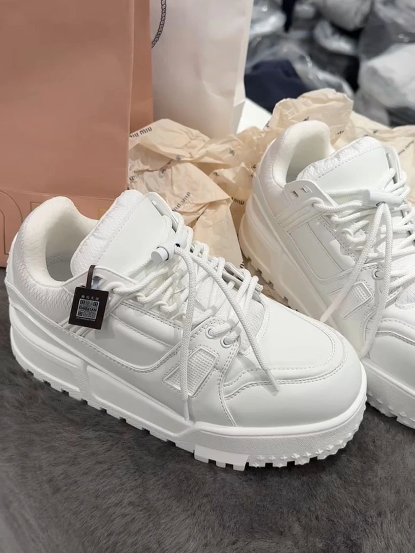 诗歌兰女鞋2024秋冬款真皮厚底增高小白鞋透气显瘦运动胖丁休闲鞋