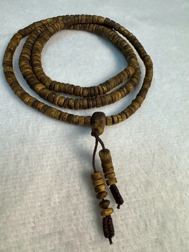 沉香老白棋厚片珠多圈