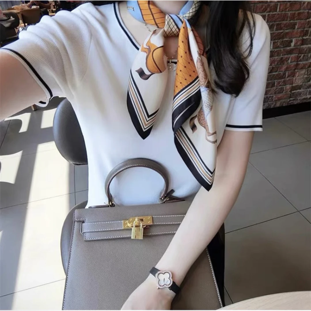 丝巾女2024新款系脖围巾搭配衬衫70小方巾领巾妈妈高级感礼物围脖