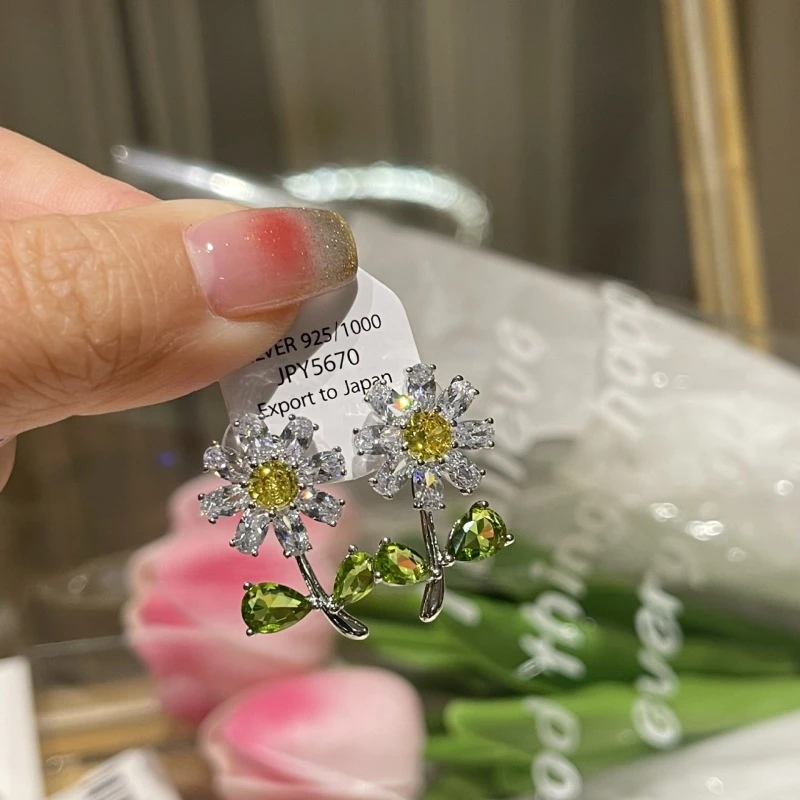 水晶雏菊耳钉S925银针小雏菊锆石耳钉金晨同款气质日韩精致ins潮