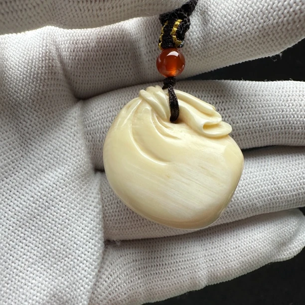 J6957天然猛犸雕刻件 29*30*12mm支持鉴定 假一罚四