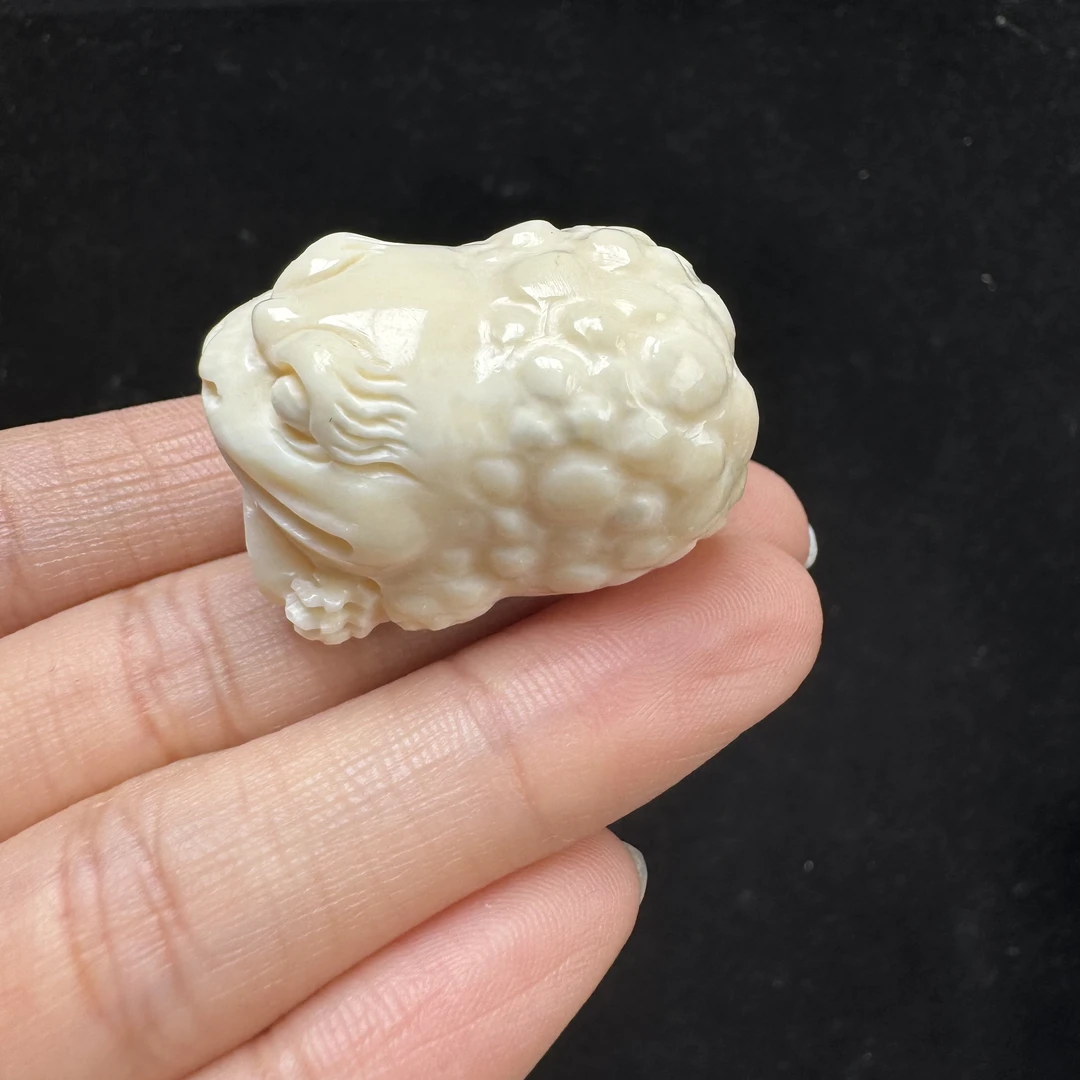 H2082天然猛犸象牙雕刻件金蝉23×31×18mm支持复检 假一罚四