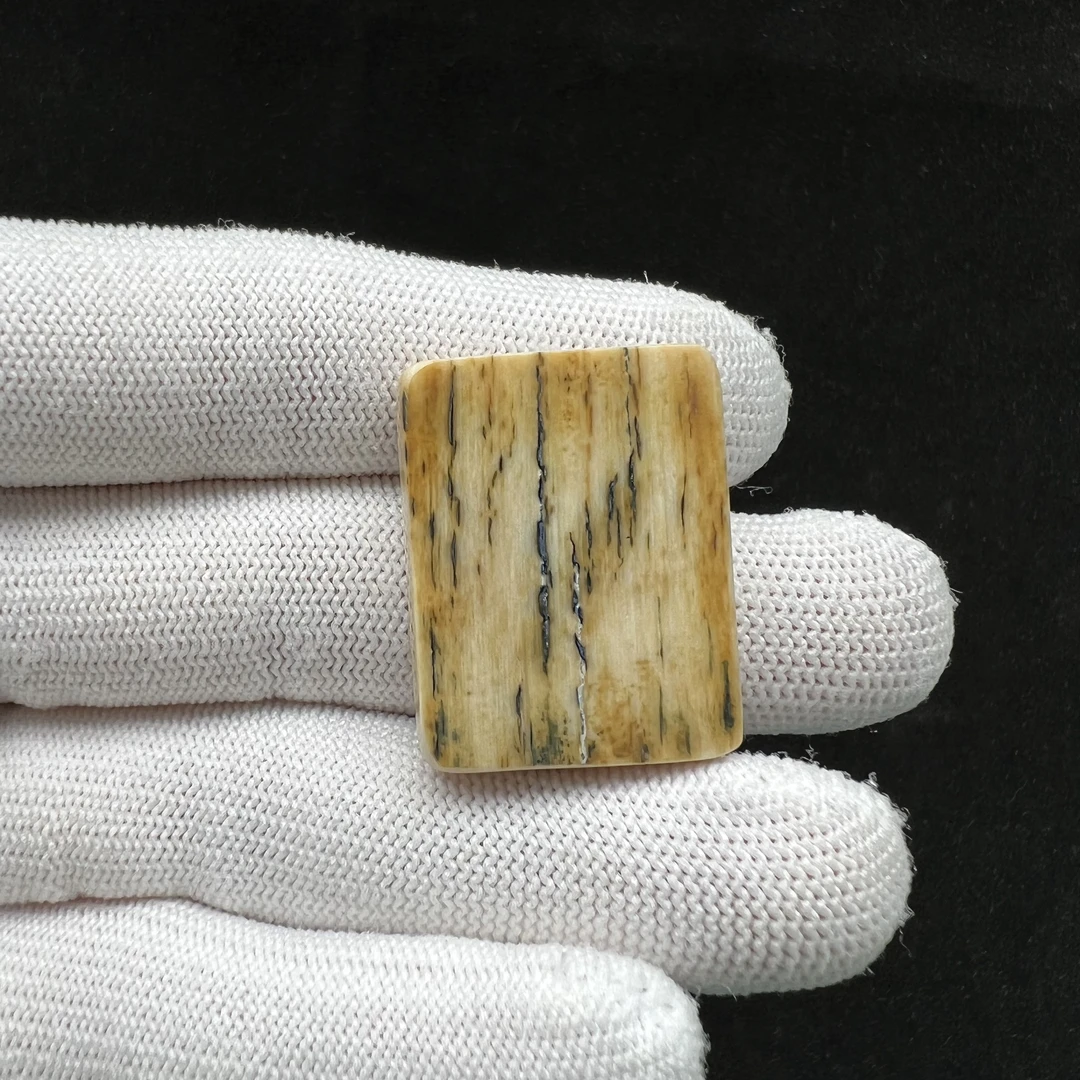 E2361天然猛犸牙带皮无事牌 23*30*6mm支持鉴定 假一罚四